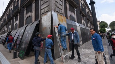 Cifras oficiales reportan que en México 10 mujeres son asesinadas al día de manera violenta