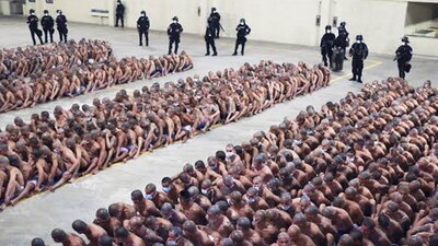 El gobierno de Honduras busca eliminar la violencia en su país, con un modelo que recuerda al implementado en El Salvador