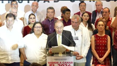 El objetivo de las renuncias es que se genere un 'piso parejo' entre la y los aspirantes a la candidatura