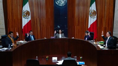 Sancionó a los partidos que conforman su coalición, por usar el logo del INE