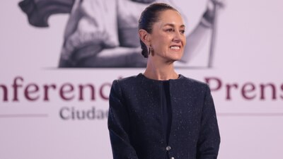 La Presidenta negó que la relación con el embajador de Estados Unidos, Ken Salazar, continúe "en pausa"
