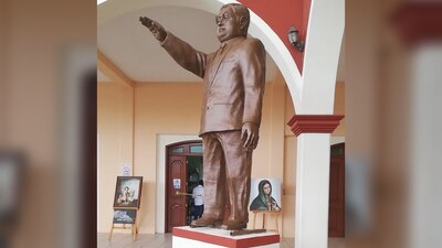 Aseguró que no comparte la idea del culto a la personalidad de los políticos y gobernantes.