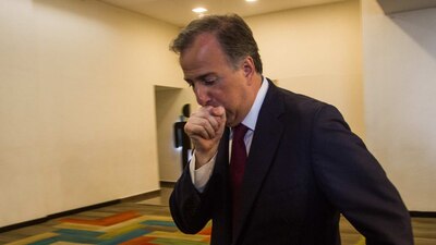 El candidato presidencial no fue bien recibido en un evento organizado por el empresario Jorge Vergara.