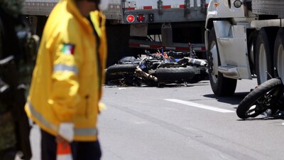 El gobernador Cuauhtémoc Blanco exhortó a los grupos de motociclistas a tener precaución y moderar la velocidad