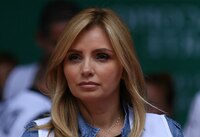 VIDEO: Captan a Angélica Rivera de incógnito en aeropuerto de Los Ángeles