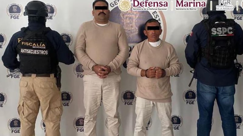Detienen a 2 sujetos vinculados con ‘Los Viagra’; los acusan de extorsionar a limoneros