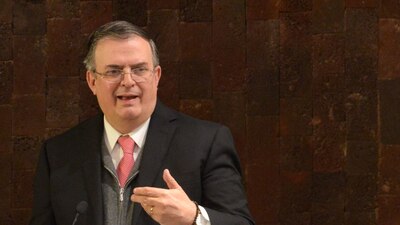 Se comprometió a contestar los mensajes 'lo más pronto que pueda'