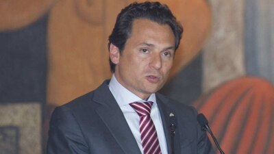 El exdirector de Pemex está señalado por lavado de dinero