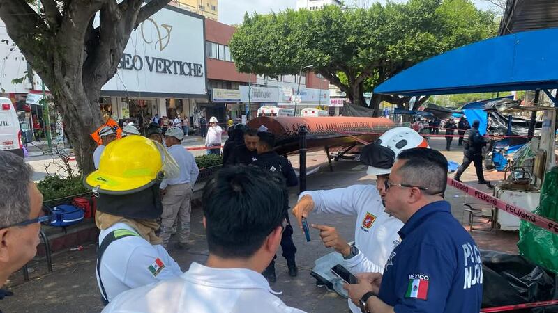 Mueren 2 en protesta de la CNTE en Chiapas tras desplome de techo de metal