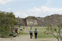 Trabajadores del INAH atribuyen ataque en Teotihuacán a abandono del sector cultural
