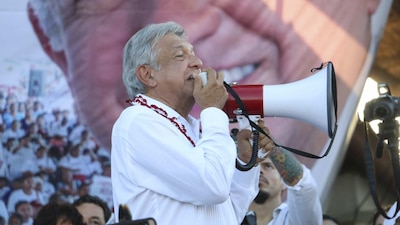 El tabasqueño ha sido comparado con presidentes extranjeros, pero él se fija en estos