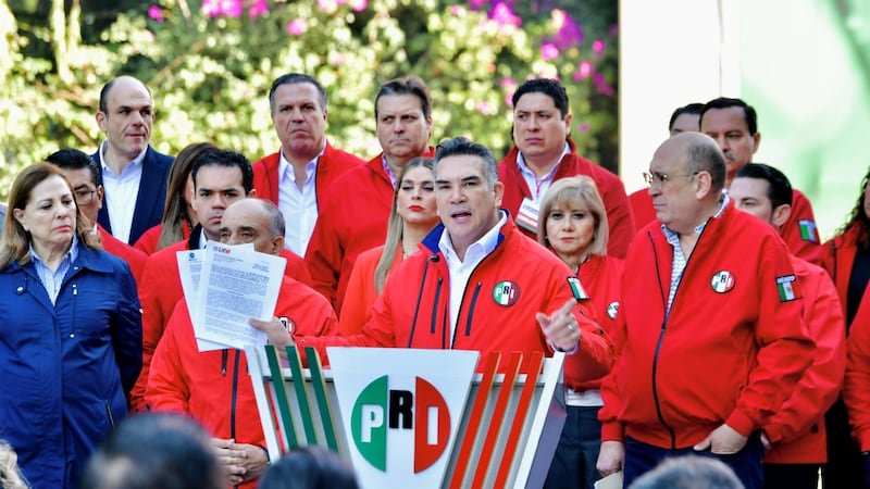 PRI presenta iniciativa para eliminar IEPS e IVA en el precio de las gasolinas