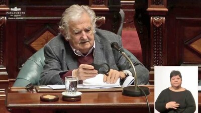 El exsenador aseguró que su vida corre peligro debido a la pandemia de COVID-19