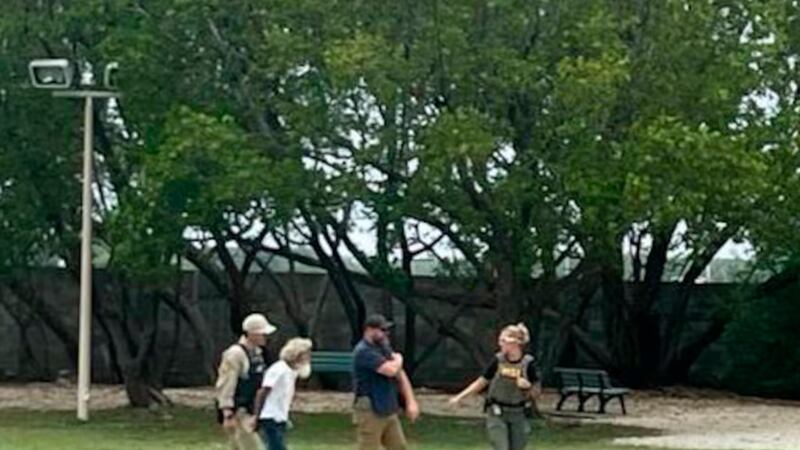 Migrante cubano de 75 años muere bajo custodia del ICE; investigan causas del deceso