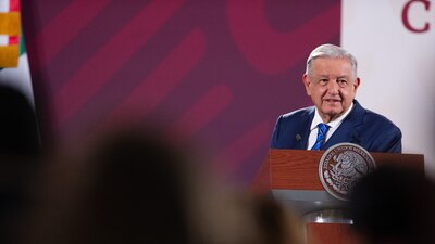 El mandatario indicó que e preferible que su prima siga como legisladora
