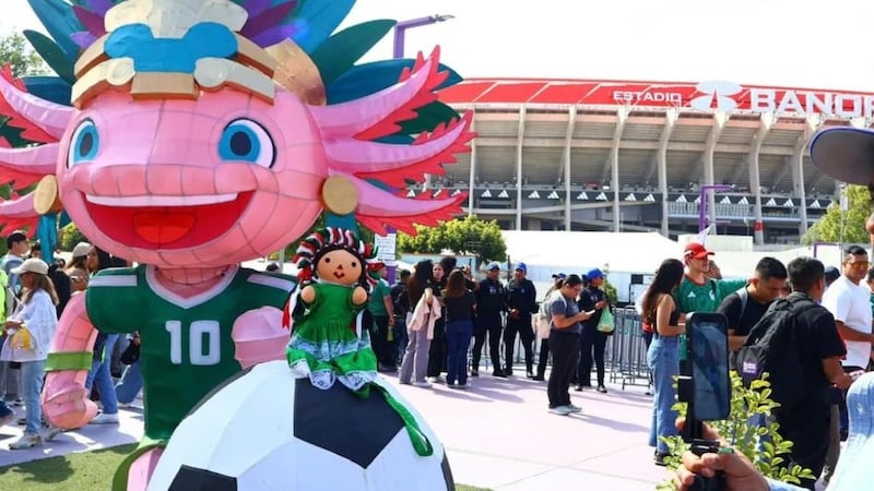 Gobierno de CDMX desmiente que FIFA haya ordenado retirar figura del ajolote rumbo al Mundial 2026