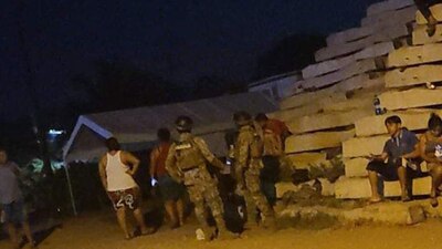 Un joven no se detuvo, por ello el elemento le disparó en dos ocasiones