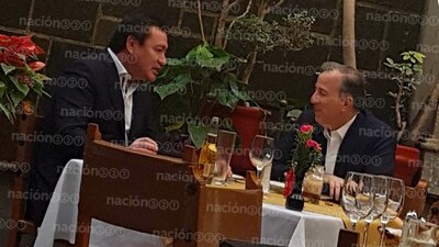 José Antonio Meade y Miguel Ángel Osorio Cong comiendo en el restaurante Mesón Puerto Chico