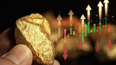 El oro al contado se negociaba cerca de 2 mil 400 dólares la onza, reduciendo las ganancias anteriores
