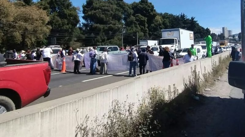 ¿Qué pasa en la México-Toluca? Reportan intenso caos vial en ambos sentidos
