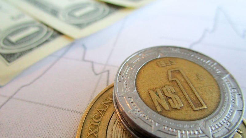 ¡Enrachado! El peso cierra en su mejor nivel desde julio del 2024