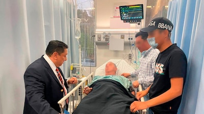 El obispo fue visitado por el fiscal de Morelos, Uriel Carmona