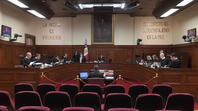 Lenia Batres Guadarrama dijo que la suspensión no debió otorgarse al magistrado jubilado