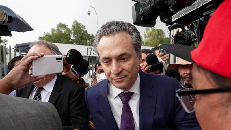 Tribunal ordena reactivar proceso contra Emilio Lozoya por caso Agronitrogenados