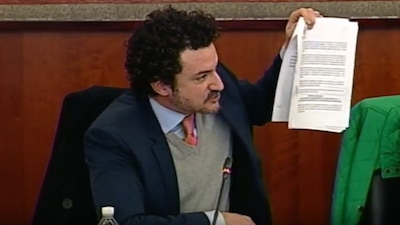 El politólogo Alejadro Madrazo explica a los legisladores las problemáticas que implica la aprobación de la Ley de Seguridad