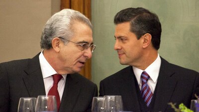 El expresidente Ernesto Zedillo con el actual presidente Enrique Peña Nieto, en 2012
