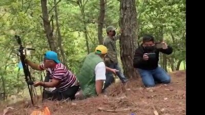 En plena rueda de prensa, los comuneros tuvieron que detener sus denuncias