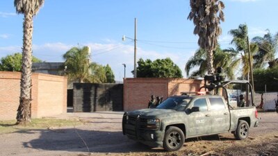 Al menos 20 hombres con armas de alto poder irrumpieron en el balneario y dispararon contra los asistentes