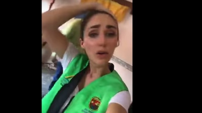 La actriz ha acompañado a su esposo durante los recorridos por las zonas afectadas