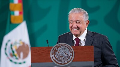 El mandatario se burló del PRI y del PAN