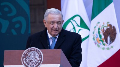 El mandatario aseguró que sí habrá aumento en el salario mínimo