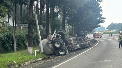 La pipa se volcó cerca de la caseta de Lerma