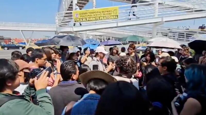 Se intensifican las protestas en la BUAP; alumnos cierran accesos a CU