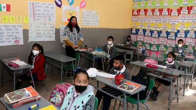 El alumno, el docente o algún miembro de la escuela que presente algún contagio deberá ser aislado