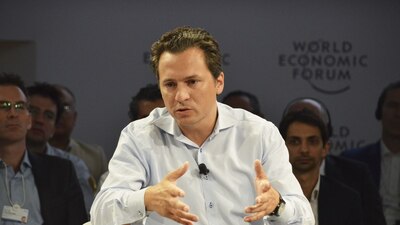 El expresidente de Pemex es acusado de corrupción y lavado de dinero