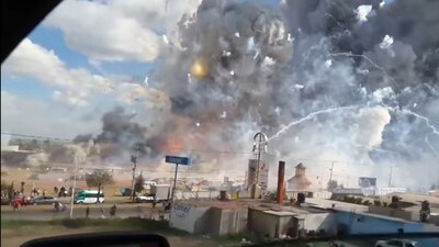 Un automovilista logró capturar el momento exacto de la explosión
