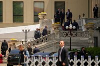 Rusia y Ucrania intercambian documentos para liberar prisioneros, en el camino a la paz