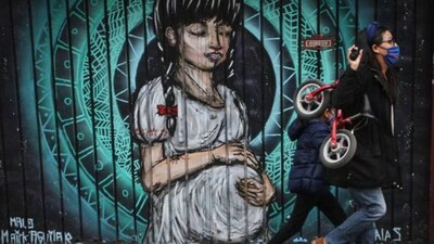 El esposo de la joven de 28 años de edad dijo que recibió amenazas de un presunto secuestro