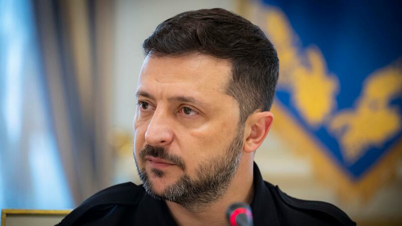 Zelenski advierte que Ucrania no cederá su territorio a Rusia rumbo a reunión entre Putin y Trump