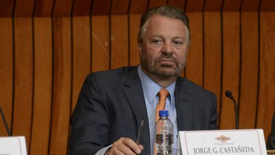 El escritor decidió sumar su apoyo al senador independiente Armando Ríos Piter