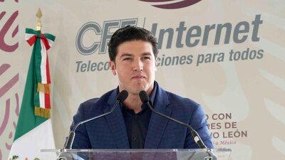 El Gobernador fue acusado de alterar el escudo de armas del Gobierno.