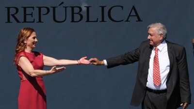 El presidente aseguró que su esposa actúa de acuerdo con sus convicciones y no por él