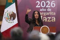 Salma Hayek celebra impulso al cine mexicano por parte del gobierno de Sheinbaum