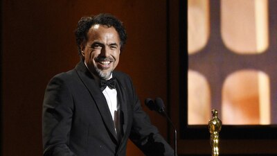 El cineasta mexicano fue galardonado con un Oscar honorífico por su trabajo de realidad virtual que explica el fenómeno migratorio