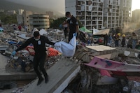 Sube a 5 mil 69 la cifra de muertos tras los sismos en Venezuela; van más de mil 300 réplicas