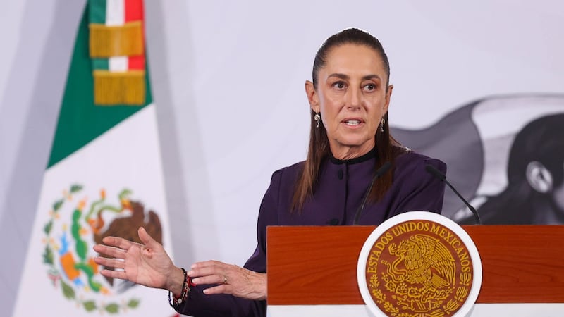 Sheinbaum rechaza que Morena sea “narcopartido” y niega riesgos tras entrega de exfuncionarios a EU